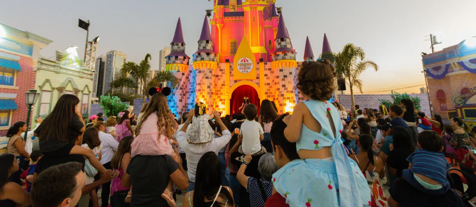Público em frente ao castelo